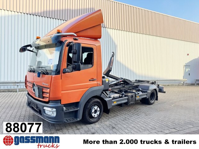 Mercedes-Benz Atego 824 L 4x2, Motorabtrieb, City-Abroller - شاحنة ذات الخطاف: صور 1 Mercedes-Benz Atego 824 L 4x2, Motorabtrieb, City-Abroller - شاحنة ذات الخطاف: صور 1