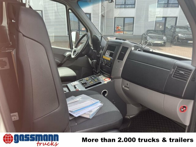 Mercedes-Benz Sprinter 516 CDI 4x2, Rettungswagen, Bi-Xenon - فان: صور 5 Mercedes-Benz Sprinter 516 CDI 4x2, Rettungswagen, Bi-Xenon - فان: صور 5