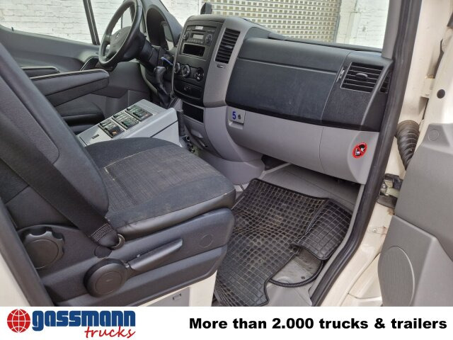 Mercedes-Benz Sprinter 516 CDI 4x2, Rettungswagen - فان: صور 4 Mercedes-Benz Sprinter 516 CDI 4x2, Rettungswagen - فان: صور 4