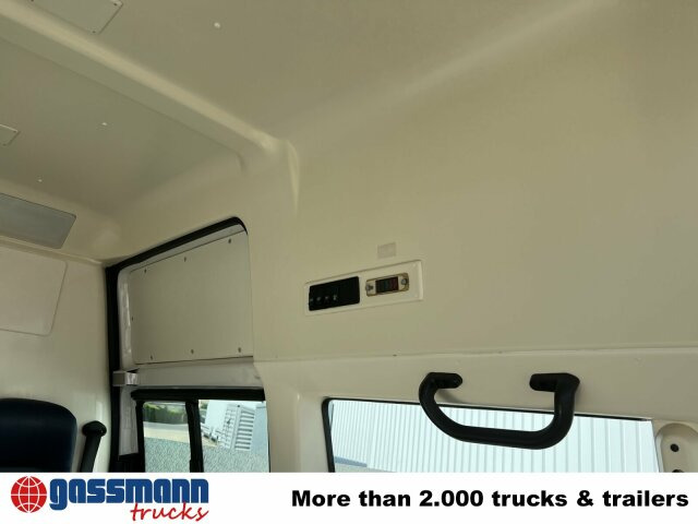 Volkswagen T5 2.0 TDI 4x2, Krankenwagen - سيارة إسعاف: صور 2 Volkswagen T5 2.0 TDI 4x2, Krankenwagen - سيارة إسعاف: صور 2