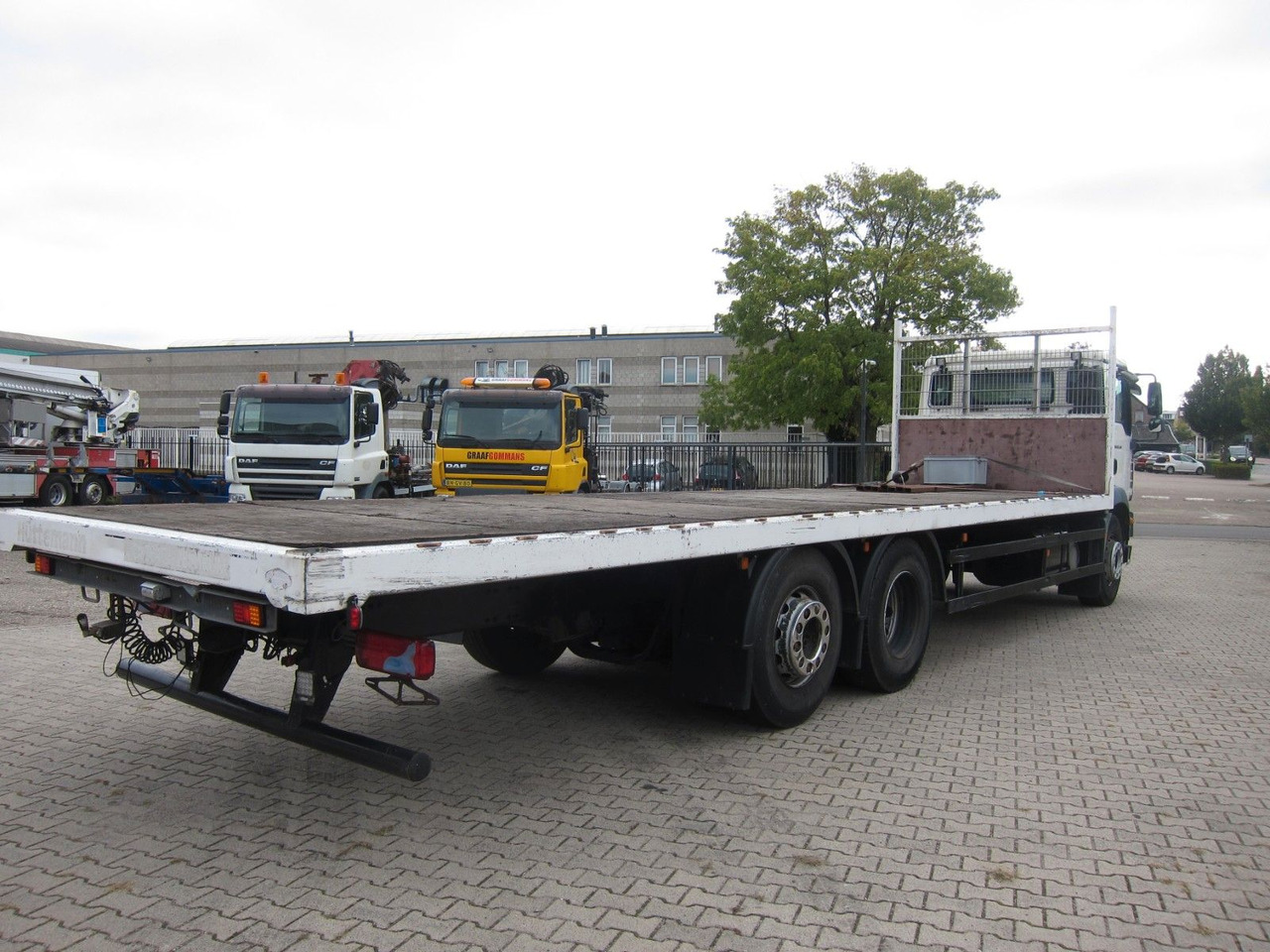 MAN TGM 26 340 6X2*4 BL Plateau Manual - شاحنات مسطحة: صور 5 MAN TGM 26 340 6X2*4 BL Plateau Manual - شاحنات مسطحة: صور 5