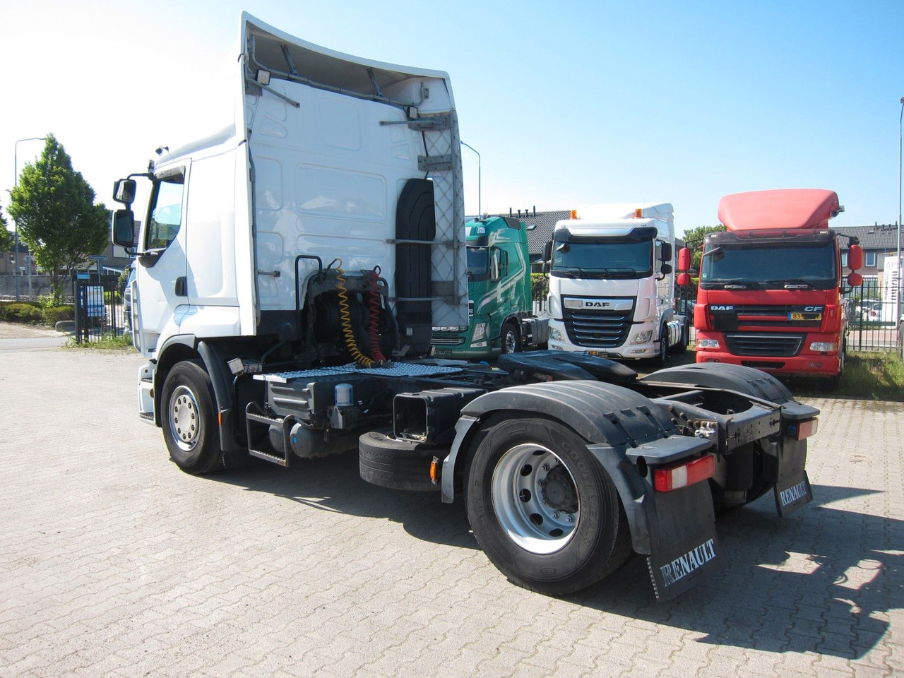Renault Premium 440 DXI Steel/Air 623000km Belgian Truck - شاحنة جرار: صور 4 Renault Premium 440 DXI Steel/Air 623000km Belgian Truck - شاحنة جرار: صور 4