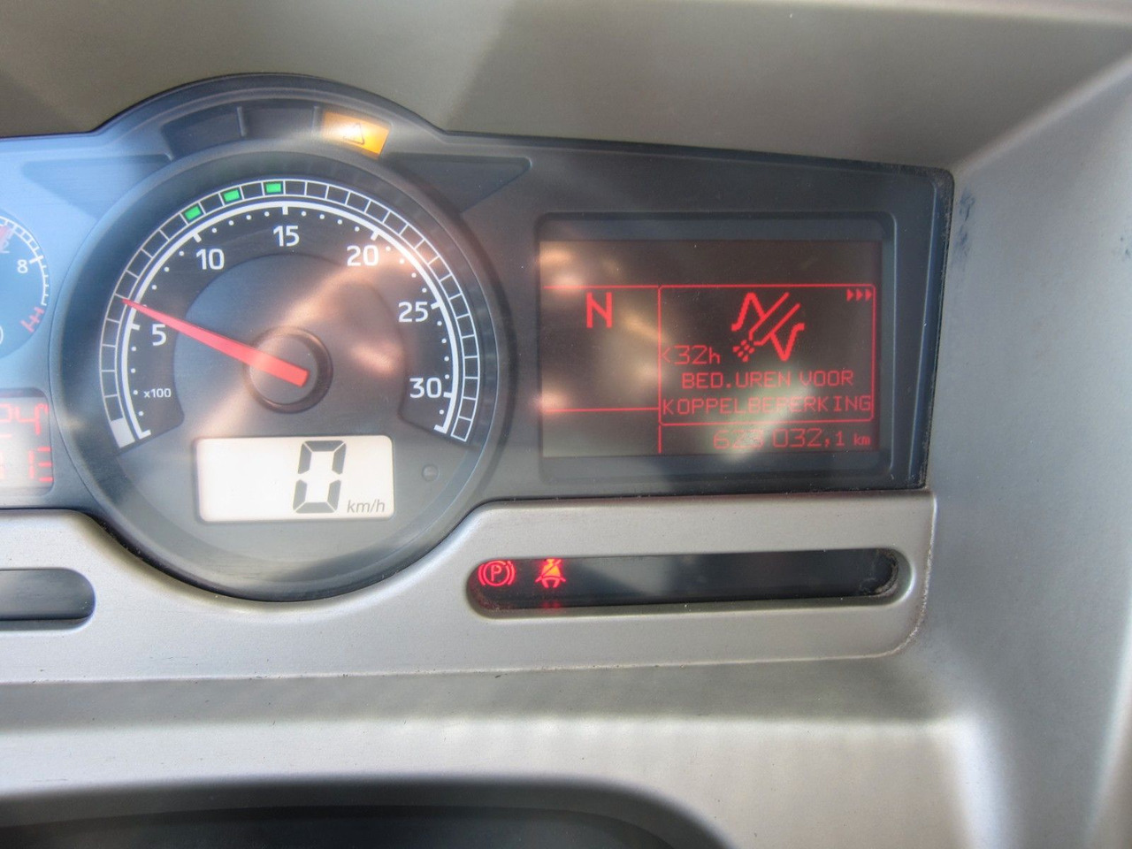 شاحنة جرار Renault Premium 440 DXI Steel/Air 623000km Belgian Truck: صور 10