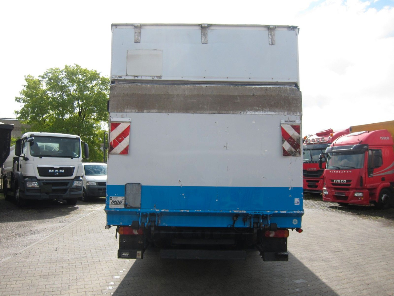 Volvo FL 240 12T Koffer KBW Manual - بصندوق مغلق شاحنة: صور 4 Volvo FL 240 12T Koffer KBW Manual - بصندوق مغلق شاحنة: صور 4
