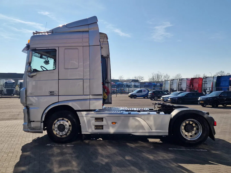 DAF XF 440 SpaceCab 4x2 - Full spoiler - Alloy wheels - Air horn - Light bar - شاحنة جرار: صور 4 DAF XF 440 SpaceCab 4x2 - Full spoiler - Alloy wheels - Air horn - Light bar - شاحنة جرار: صور 4