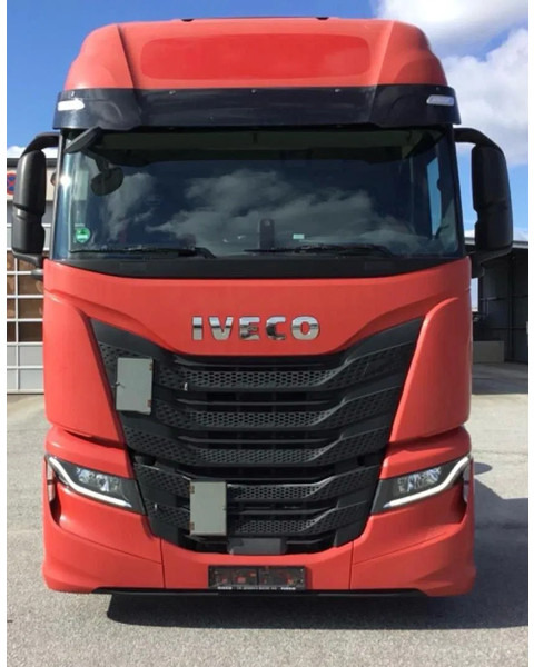 Iveco S-WAY 460 LNG - 4x2 - Retarder - Full air - شاحنة جرار: صور 2 Iveco S-WAY 460 LNG - 4x2 - Retarder - Full air - شاحنة جرار: صور 2