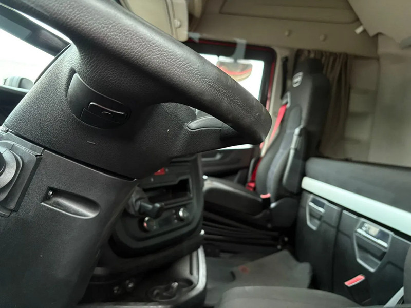 Iveco S-WAY 460 LNG - 4x2 - Retarder - Full air - شاحنة جرار: صور 4 Iveco S-WAY 460 LNG - 4x2 - Retarder - Full air - شاحنة جرار: صور 4