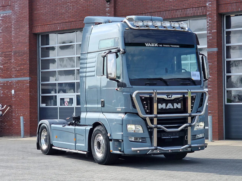 MAN TGX 18.580 4x2 XL - Retarder - PTO/Hydraulic - Night clima - Full spoiler - Alloy wheels - شاحنة جرار: صور 1 MAN TGX 18.580 4x2 XL - Retarder - PTO/Hydraulic - Night clima - Full spoiler - Alloy wheels - شاحنة جرار: صور 1