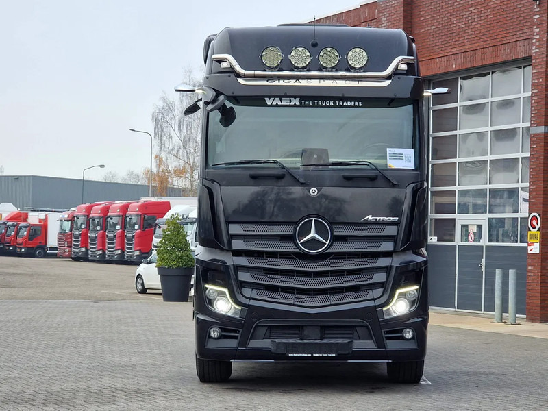 Mercedes-Benz Actros 2553 Gigaspace 6x2 - Retarder - Full air - 3.25 WB - Mirror cam - شاحنة جرار: صور 2 Mercedes-Benz Actros 2553 Gigaspace 6x2 - Retarder - Full air - 3.25 WB - Mirror cam - شاحنة جرار: صور 2