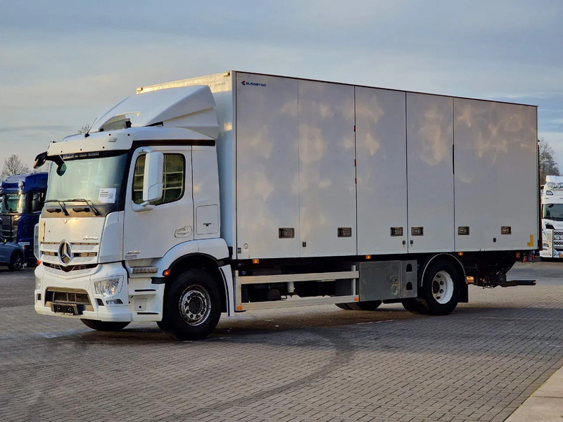 Mercedes-Benz Antos 1830 4x2 - Box with sidedoors - Zepro loadlift - Full air - 5.50 WB - Camera system - بصندوق مغلق شاحنة: صور 3 Mercedes-Benz Antos 1830 4x2 - Box with sidedoors - Zepro loadlift - Full air - 5.50 WB - Camera system - بصندوق مغلق شاحنة: صور 3