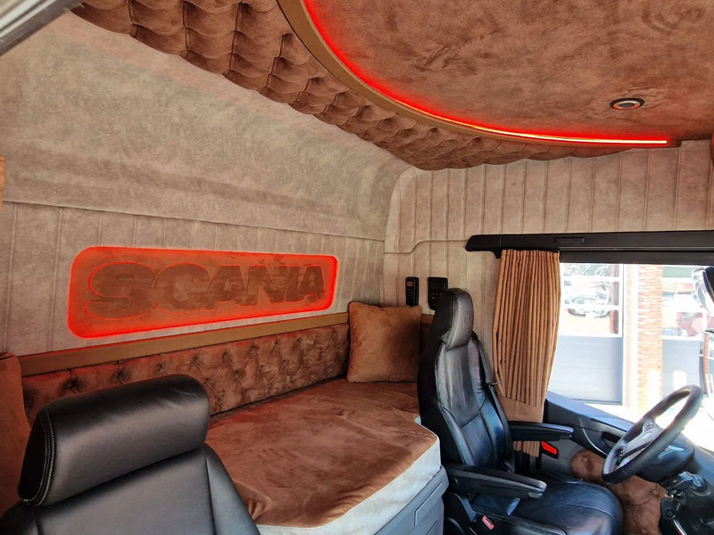 شاحنة جرار Scania 520ST V8 NGS 6x2 TUFT Torpedo - New Build & Paint - New BUFFL interior - Show truck: صور 15