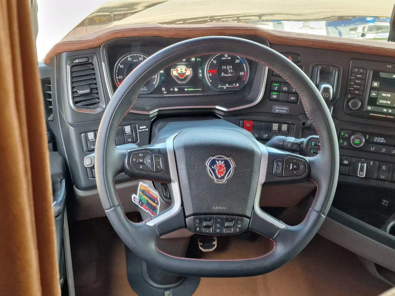 شاحنة جرار Scania 520ST V8 NGS 6x2 TUFT Torpedo - New Build & Paint - New BUFFL interior - Show truck: صور 20
