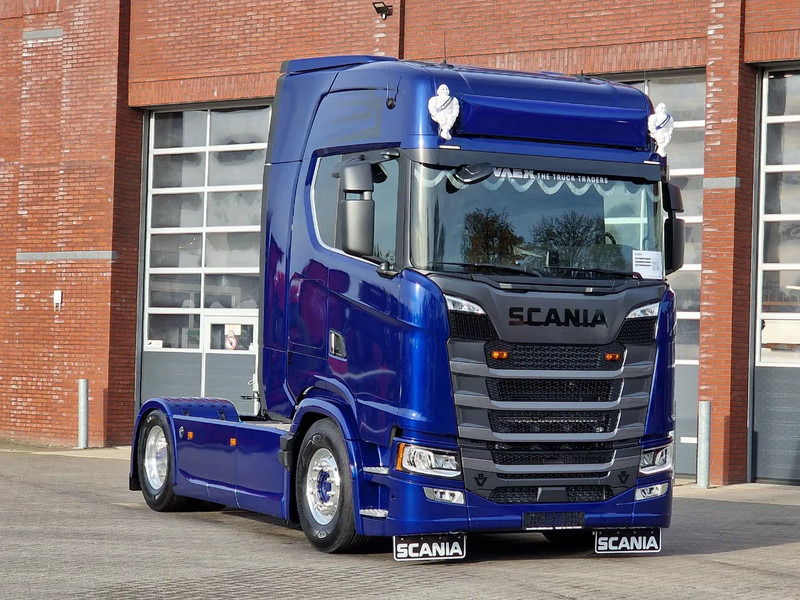 Scania 660S V8 NGS Highline 4x2 - Full spec - Retarder - Night Clima - Leather - Led - Full air - New Dashboard - شاحنة جرار: صور 1 Scania 660S V8 NGS Highline 4x2 - Full spec - Retarder - Night Clima - Leather - Led - Full air - New Dashboard - شاحنة جرار: صور 1