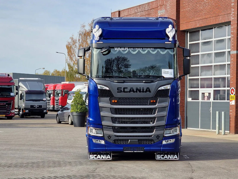 Scania 660S V8 NGS Highline 4x2 - Full spec - Retarder - Night Clima - Leather - Led - Full air - New Dashboard - شاحنة جرار: صور 2 Scania 660S V8 NGS Highline 4x2 - Full spec - Retarder - Night Clima - Leather - Led - Full air - New Dashboard - شاحنة جرار: صور 2