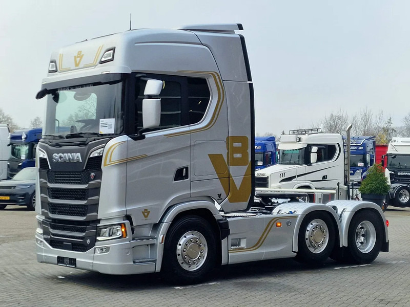 Scania 660S V8 NGS Highline 6x2/4 - New - Full spec - Retarder - Night clima - Led - Leather - Navi - شاحنة جرار: صور 3 Scania 660S V8 NGS Highline 6x2/4 - New - Full spec - Retarder - Night clima - Led - Leather - Navi - شاحنة جرار: صور 3
