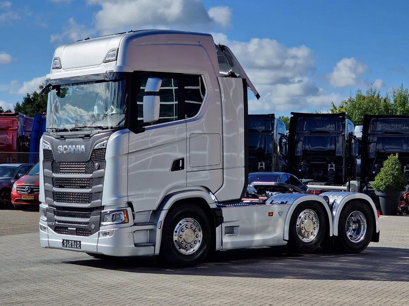 Scania 660S V8 NGS Highline 6x2/4 - New - Full spec - Retarder - Night clima - Led - Leather - Navi - شاحنة جرار: صور 3 Scania 660S V8 NGS Highline 6x2/4 - New - Full spec - Retarder - Night clima - Led - Leather - Navi - شاحنة جرار: صور 3