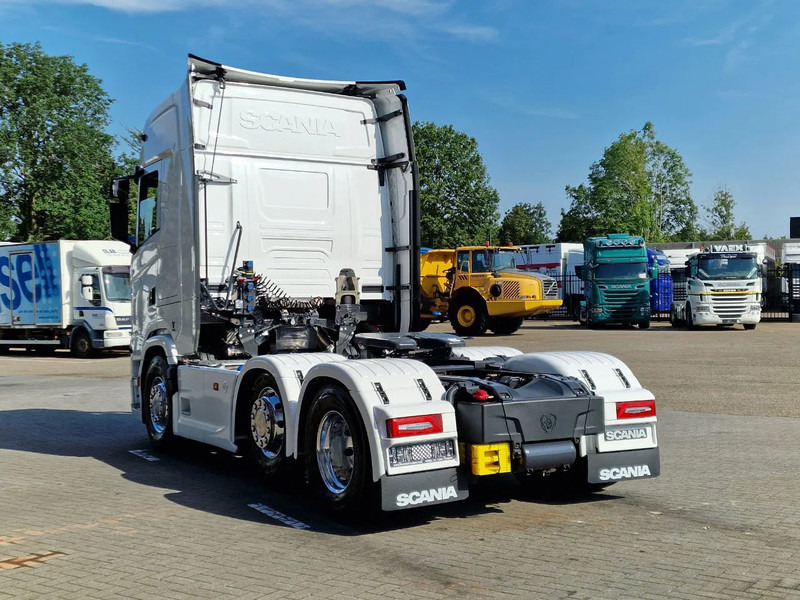 Scania 660S V8 NGS Highline 6x2/4 - New - Old dashboard - Full spec - Retarder - Night clima - Led - Leather - Navi - شاحنة جرار: صور 5 Scania 660S V8 NGS Highline 6x2/4 - New - Old dashboard - Full spec - Retarder - Night clima - Led - Leather - Navi - شاحنة جرار: صور 5