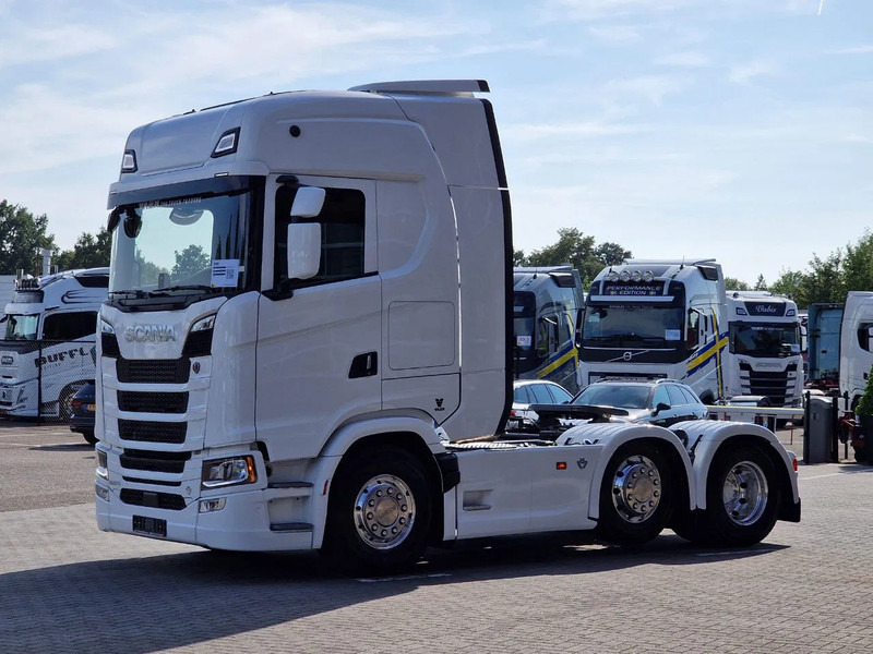Scania 660S V8 NGS Highline 6x2/4 - New - Old dashboard - Full spec - Retarder - Night clima - Led - Leather - Navi - شاحنة جرار: صور 3 Scania 660S V8 NGS Highline 6x2/4 - New - Old dashboard - Full spec - Retarder - Night clima - Led - Leather - Navi - شاحنة جرار: صور 3