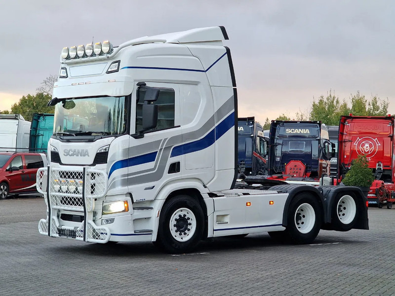 Scania R560 Highline 6x2 - BUFFL - Retarder - Full air - 3.15 WB - Leather - شاحنة جرار: صور 3 Scania R560 Highline 6x2 - BUFFL - Retarder - Full air - 3.15 WB - Leather - شاحنة جرار: صور 3