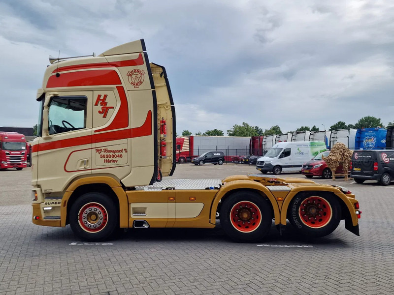 Scania R580 V8 NGS Highline 6x2 - PTO/Hydraulic - 2.95 WB - Retarder - Night clima - Custom interior - شاحنة جرار: صور 4 Scania R580 V8 NGS Highline 6x2 - PTO/Hydraulic - 2.95 WB - Retarder - Night clima - Custom interior - شاحنة جرار: صور 4