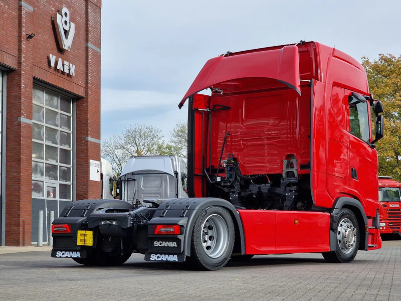 شاحنة جرار Scania S460 Highline 4x2 - Lowdeck - New - Retarder - Night clima - 2x tank - Led - Full spoiler: صور 7 شاحنة جرار Scania S460 Highline 4x2 - Lowdeck - New - Retarder - Night clima - 2x tank - Led - Full spoiler: صور 7