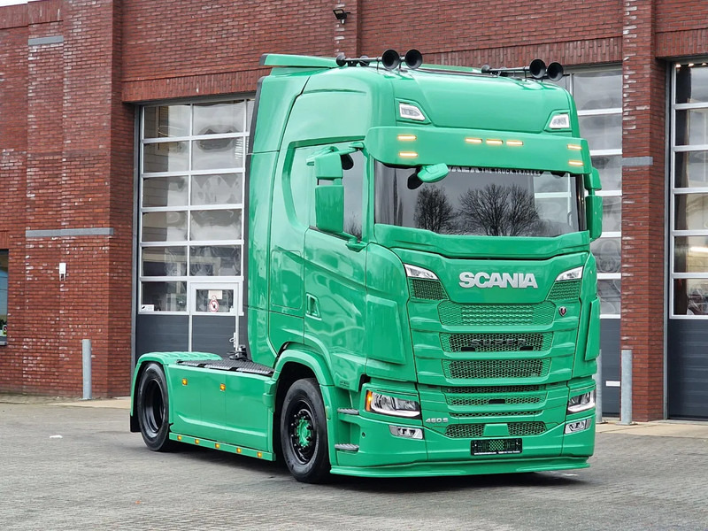 Scania S460 Highline 4x2 - NEW - Full spec - Custom exterior - Full air - Retarder - Show truck - شاحنة جرار: صور 2 Scania S460 Highline 4x2 - NEW - Full spec - Custom exterior - Full air - Retarder - Show truck - شاحنة جرار: صور 2