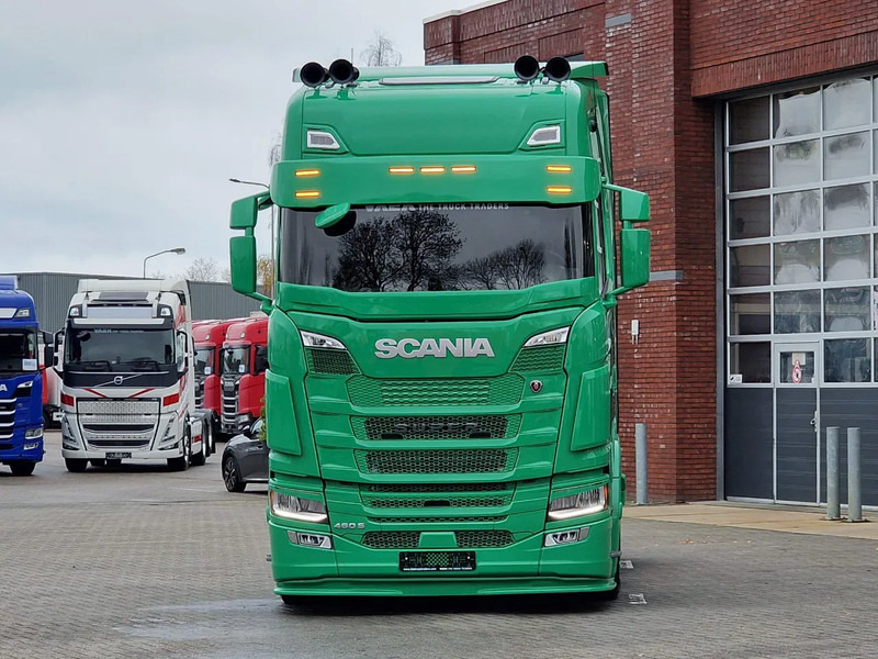 Scania S460 Highline 4x2 - NEW - Full spec - Custom exterior - Full air - Retarder - Show truck - شاحنة جرار: صور 3 Scania S460 Highline 4x2 - NEW - Full spec - Custom exterior - Full air - Retarder - Show truck - شاحنة جرار: صور 3