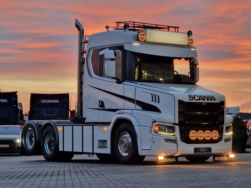 Scania T580 V8 Tuft Torpedo V8 - Custom exterior - Retarder - Full air - Show truck - Stack exhaust - شاحنة جرار: صور 1 Scania T580 V8 Tuft Torpedo V8 - Custom exterior - Retarder - Full air - Show truck - Stack exhaust - شاحنة جرار: صور 1