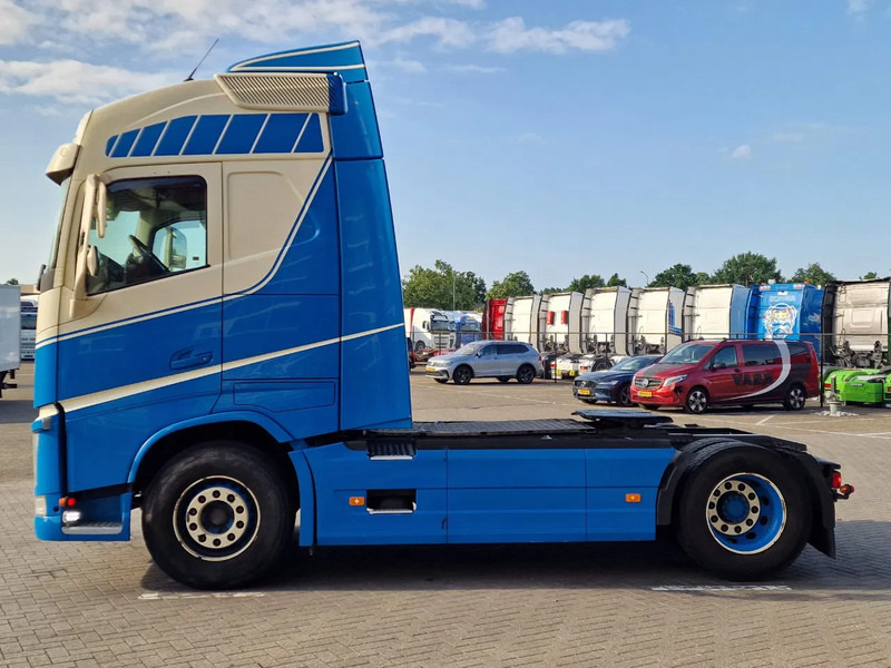 Volvo FH 13.420 4x2 - شاحنة جرار: صور 4 Volvo FH 13.420 4x2 - شاحنة جرار: صور 4