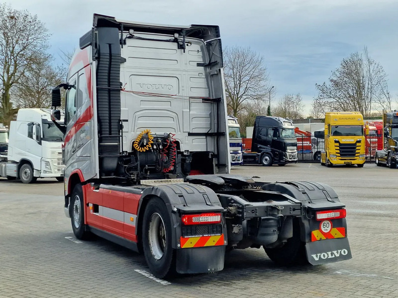 Volvo FH 13.460 Globetrotter 4x2 - PTO/Hydraulic - 2x tank - Steel/Air - شاحنة جرار: صور 5 Volvo FH 13.460 Globetrotter 4x2 - PTO/Hydraulic - 2x tank - Steel/Air - شاحنة جرار: صور 5