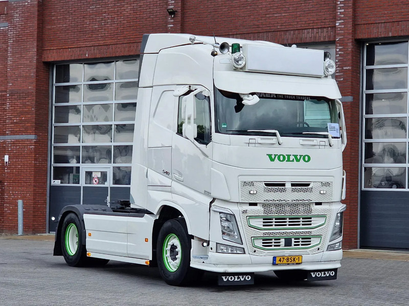 Volvo FH 13.540 Globetrotter 4x2 - Custom exterior - I parkcool - Navi - APK/TUV: 27-02-2026 - شاحنة جرار: صور 1 Volvo FH 13.540 Globetrotter 4x2 - Custom exterior - I parkcool - Navi - APK/TUV: 27-02-2026 - شاحنة جرار: صور 1