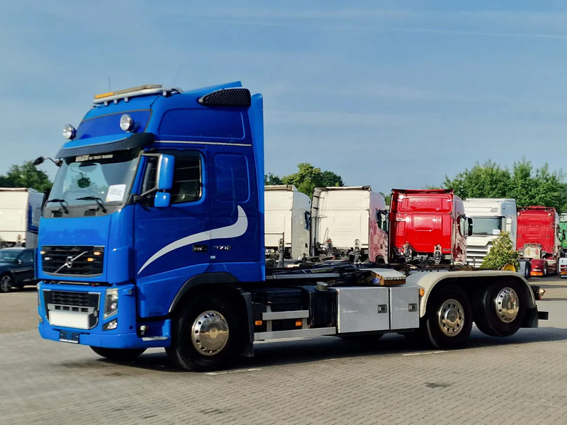Volvo FH 16.700 Globetrotter 6x2*4 - Palfinger T20 Hook - Retarder - Steering axle - شاحنة ذات الخطاف: صور 5 Volvo FH 16.700 Globetrotter 6x2*4 - Palfinger T20 Hook - Retarder - Steering axle - شاحنة ذات الخطاف: صور 5