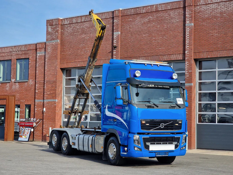 Volvo FH 16.700 Globetrotter 6x2*4 - Palfinger T20 Hook - Retarder - Steering axle - شاحنة ذات الخطاف: صور 1 Volvo FH 16.700 Globetrotter 6x2*4 - Palfinger T20 Hook - Retarder - Steering axle - شاحنة ذات الخطاف: صور 1