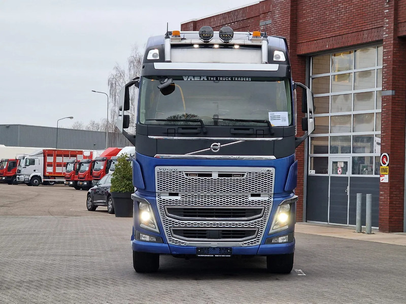 Volvo FH 16.750 Globetrotter 6x4 - Lift axle - HUB reduction - PTO/Hydraulic - 3.40 WB - شاحنة جرار: صور 2 Volvo FH 16.750 Globetrotter 6x4 - Lift axle - HUB reduction - PTO/Hydraulic - 3.40 WB - شاحنة جرار: صور 2