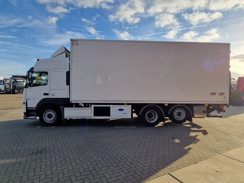 Volvo FM 13.460 Globetrotter 6x2*4 - Frigo Carrier Supra 1150 U MT - Zepro loadlift - Steering axle - متساوي شاحنة: صور 4 Volvo FM 13.460 Globetrotter 6x2*4 - Frigo Carrier Supra 1150 U MT - Zepro loadlift - Steering axle - متساوي شاحنة: صور 4