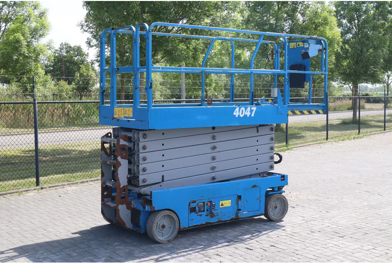Genie GS-4047 | 14 METER | 350 KG - رافعات مقصية: صور 5 Genie GS-4047 | 14 METER | 350 KG - رافعات مقصية: صور 5