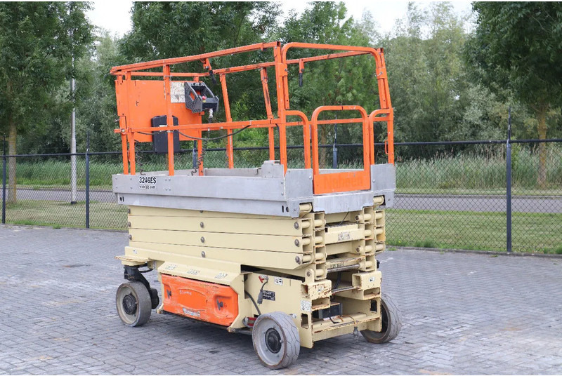 JLG 3246 ES | 12 METER | 320 KG - رافعات مقصية: صور 3 JLG 3246 ES | 12 METER | 320 KG - رافعات مقصية: صور 3
