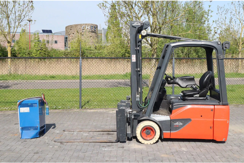 Linde E18 -02 | ROTATOR FORKS | SIDESHIFT - رافعة شوكية كهربائية: صور 1 Linde E18 -02 | ROTATOR FORKS | SIDESHIFT - رافعة شوكية كهربائية: صور 1