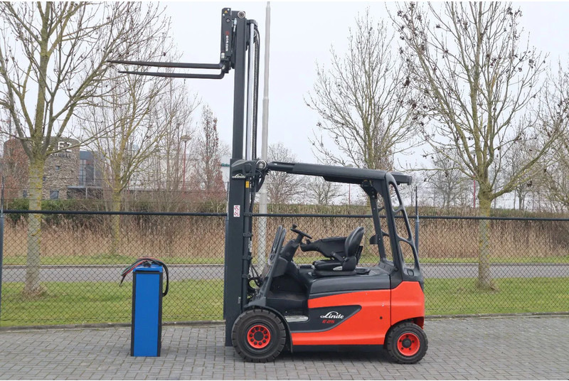Linde E25 R-01 ROADSTER | DEMO | SIDESHIFT | FORK SPREADERS - رافعة شوكية كهربائية: صور 1 Linde E25 R-01 ROADSTER | DEMO | SIDESHIFT | FORK SPREADERS - رافعة شوكية كهربائية: صور 1