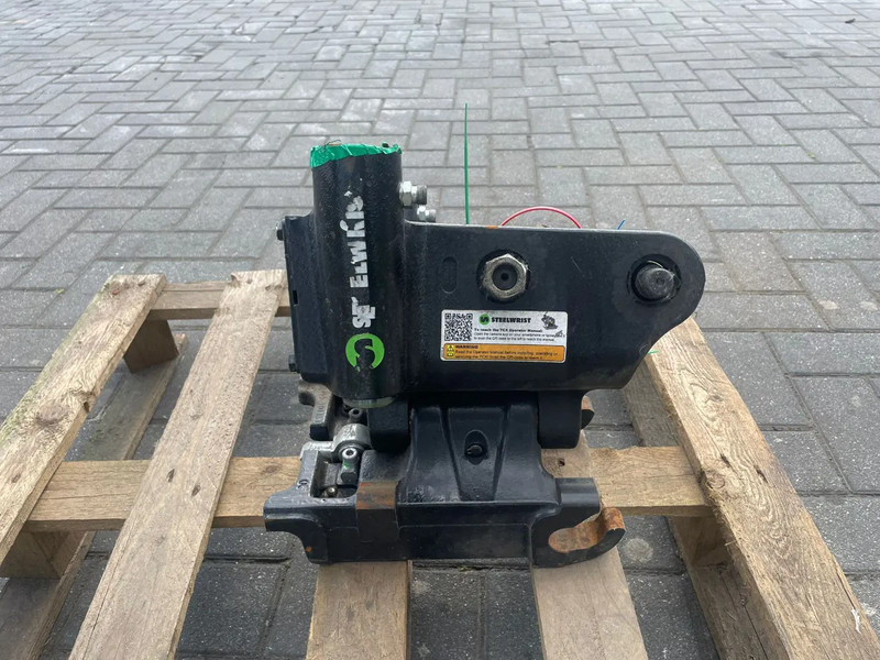 STEELWRIST TCX S30 - 180 MEC | TILT COUPLER | TILTING COUPLER | NEW / UNUSED - مُلحق الحفار الدوار - آلات البناء: صور 4 STEELWRIST TCX S30 - 180 MEC | TILT COUPLER | TILTING COUPLER | NEW / UNUSED - مُلحق الحفار الدوار - آلات البناء: صور 4