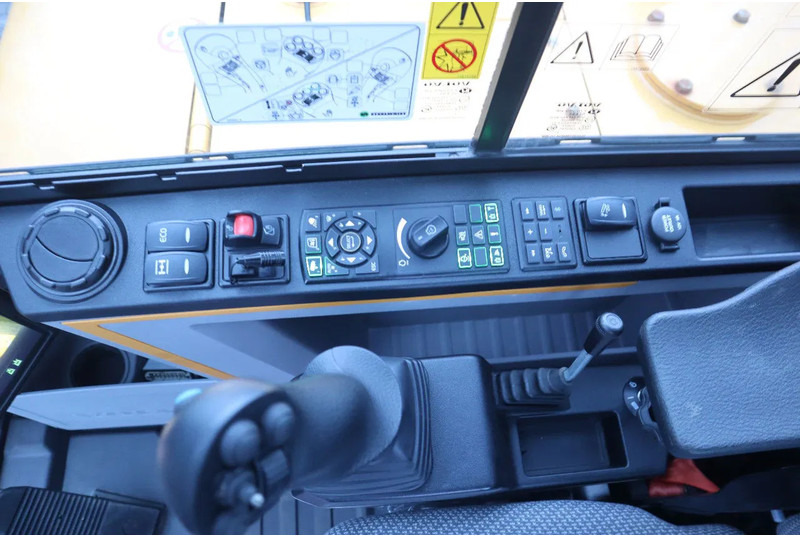 حفارة على عجلات Volvo EW 60 E | DEMO | 30 KM/H | ROTOTILT + GRIPPER | BUCKET: صور 18