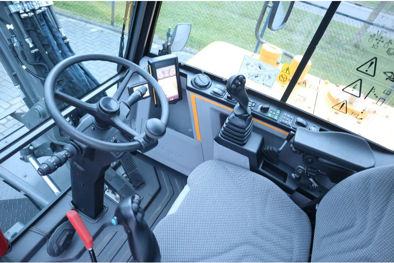 حفارة على عجلات Volvo EW 60 E | DEMO | 30 KM/H | ROTOTILT + GRIPPER | BUCKET: صور 17