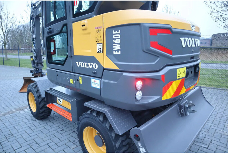 حفارة على عجلات Volvo EW 60 E | DEMO | 30 KM/H | ROTOTILT + GRIPPER | BUCKET: صور 7