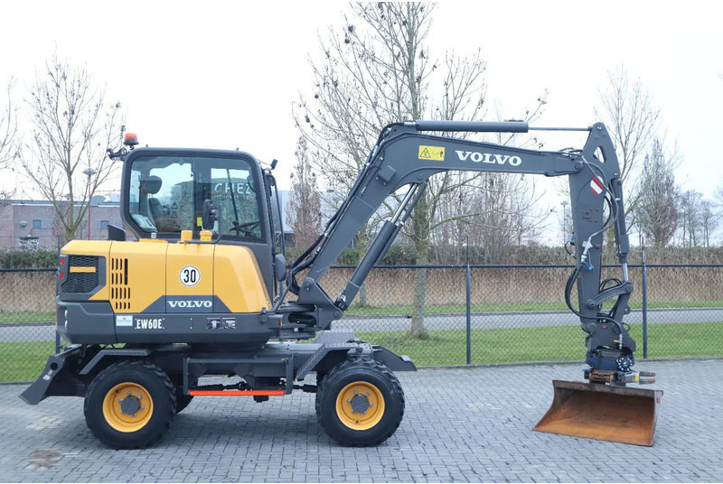 Volvo EW 60 E | DEMO | 30 KM/H | ROTOTILT + GRIPPER | BUCKET - حفارة على عجلات: صور 4 Volvo EW 60 E | DEMO | 30 KM/H | ROTOTILT + GRIPPER | BUCKET - حفارة على عجلات: صور 4