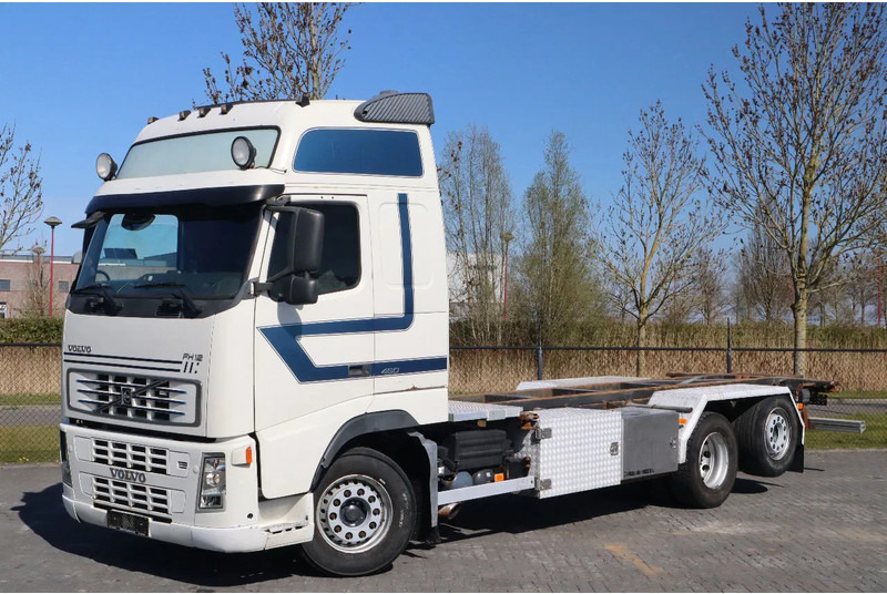 Volvo FH 460 | 6X2 | MANUAL | BDF | RETARDER | EURO 3 - الشاسيه شاحنة: صور 1 Volvo FH 460 | 6X2 | MANUAL | BDF | RETARDER | EURO 3 - الشاسيه شاحنة: صور 1