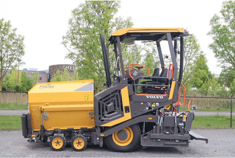 Volvo P2870 D ABG | ASPHALT PAVER | NEW / UNUSED | BOMAG BF300 - آلة أسفلت: صور 1 Volvo P2870 D ABG | ASPHALT PAVER | NEW / UNUSED | BOMAG BF300 - آلة أسفلت: صور 1