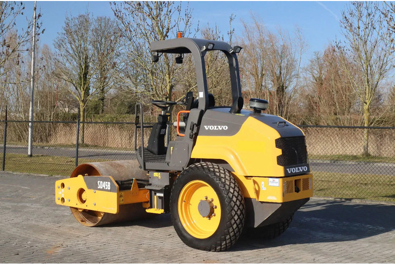 Volvo SD45B | GOOD CONDIITON | LOW HOURS - مدحلة: صور 3 Volvo SD45B | GOOD CONDIITON | LOW HOURS - مدحلة: صور 3