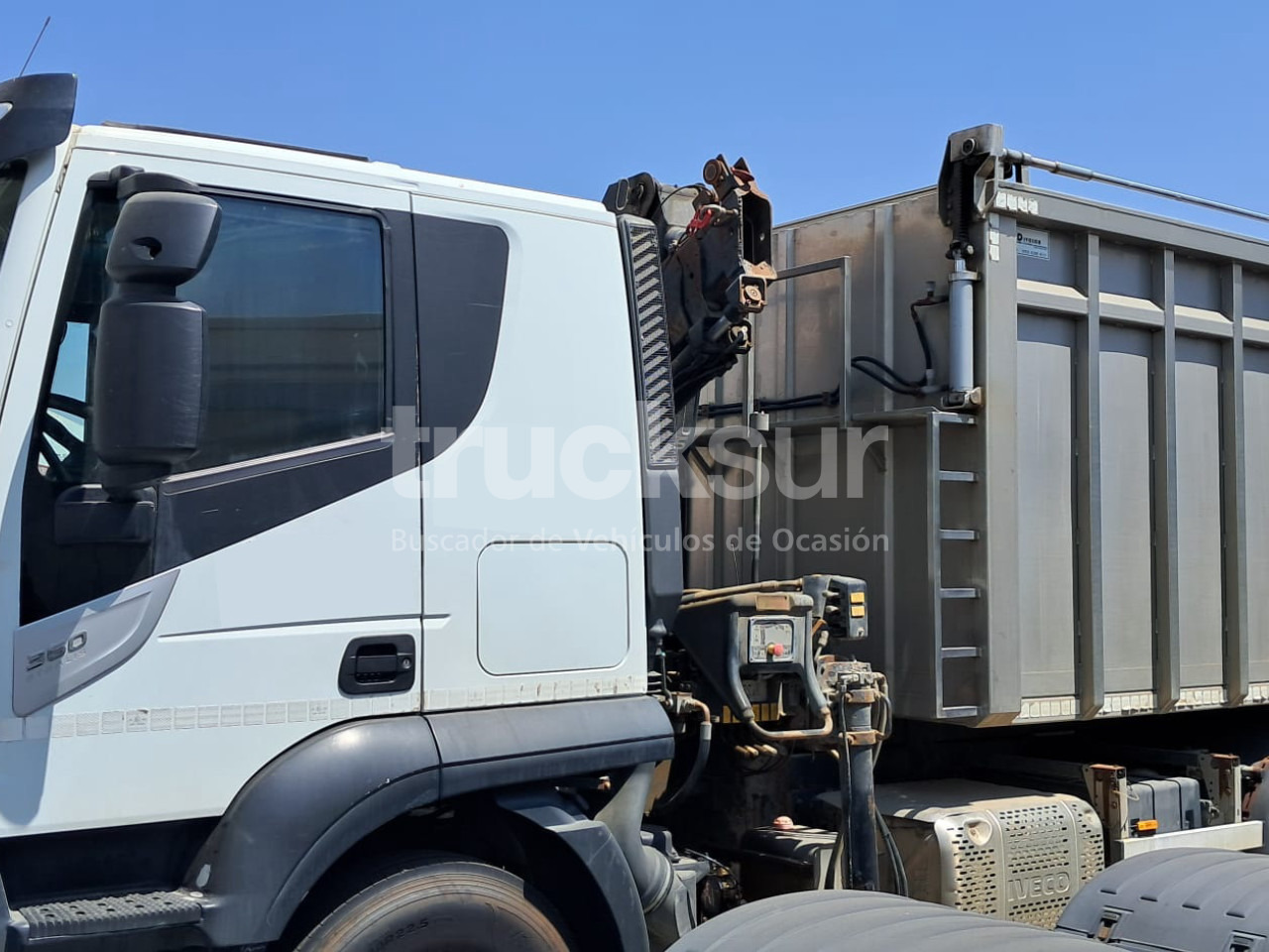 IVECO AT260SY/PS 360CV ejes 6x2*4 - قلابات, شاحنة كرين: صور 3 IVECO AT260SY/PS 360CV ejes 6x2*4 - قلابات, شاحنة كرين: صور 3