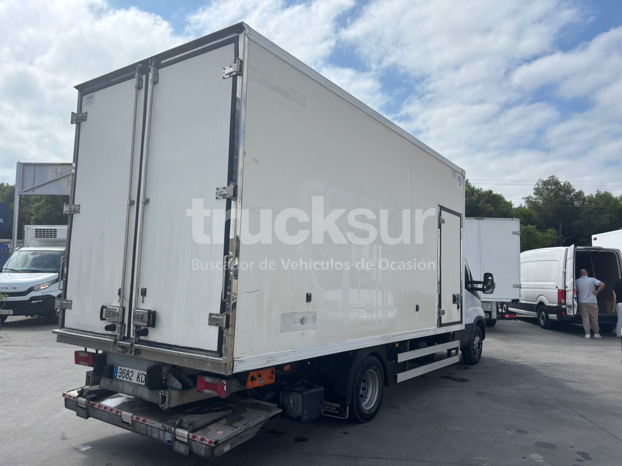 IVECO DAILY 70C18 - بصندوق مغلق شاحنة: صور 4 IVECO DAILY 70C18 - بصندوق مغلق شاحنة: صور 4