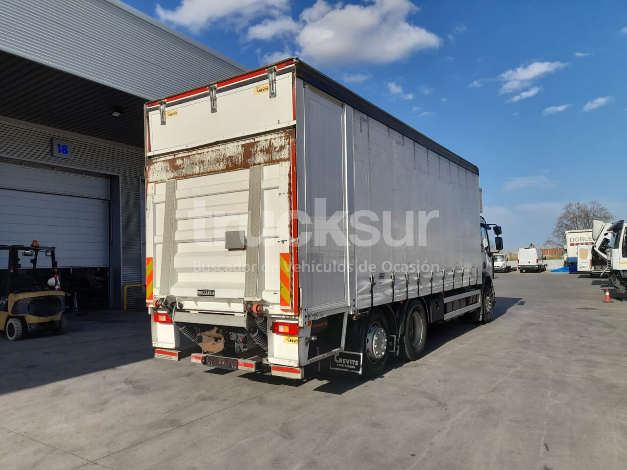 RENAULT D320.26 ejes 6x2*4 - شاحنة ستارة: صور 3 RENAULT D320.26 ejes 6x2*4 - شاحنة ستارة: صور 3